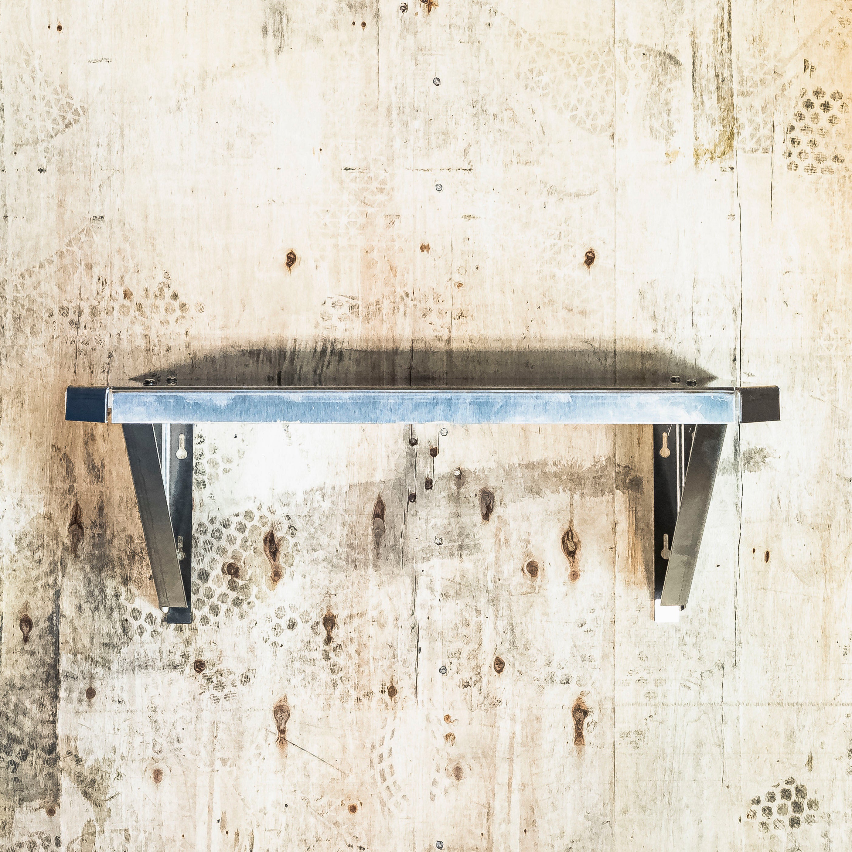 Gullys Garage Shelf 10" x 20"