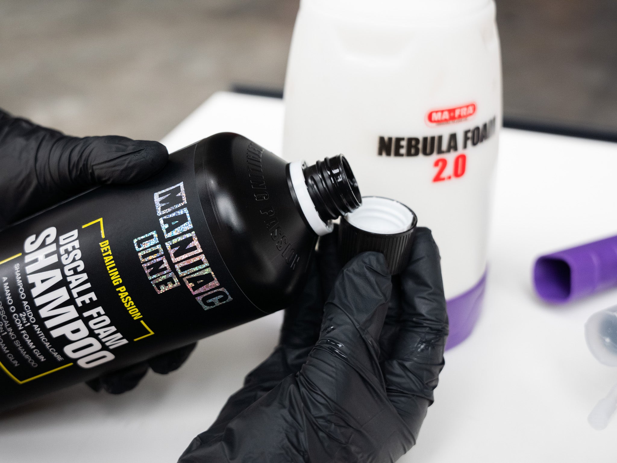 Maniac Descale Foam Shampoo - in Canada at TOC Supplies